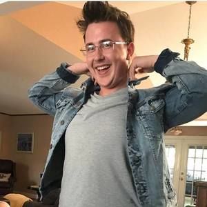 Meet your Posher, Logan